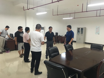 �����򵼵����϶���԰ͣ����