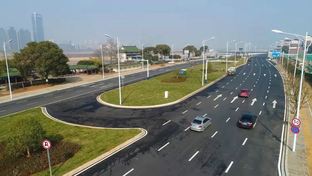 �����³�������������������ͨ��ʱ����������������֮���� �ؽ��б��������ˢ�£�һ�ڣ���������ͨ�������������